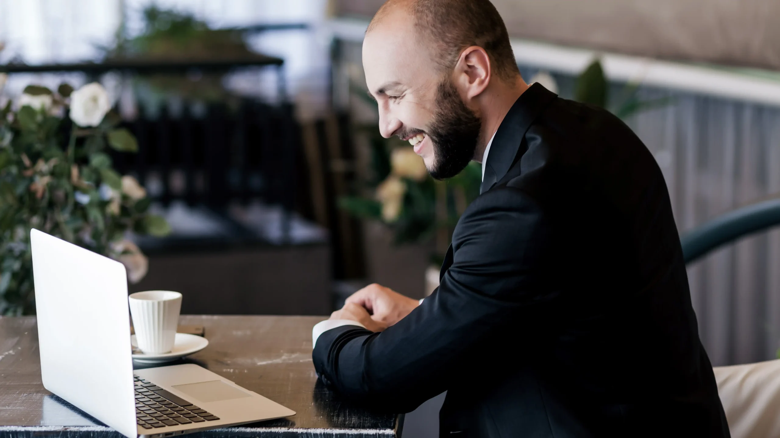 image of business man using globalmeet webcasting for financial virtual events